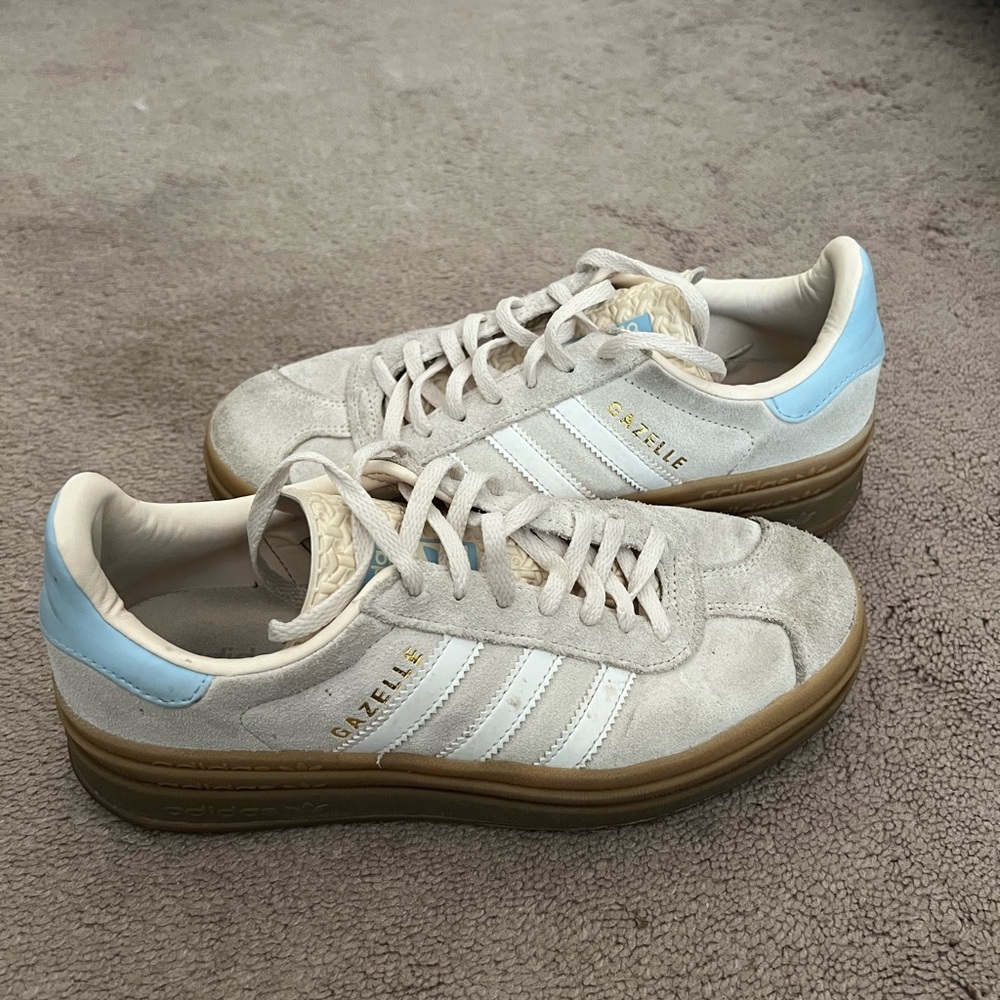 Women’s platform Adidas Gazelle Sneakers in White and Blue